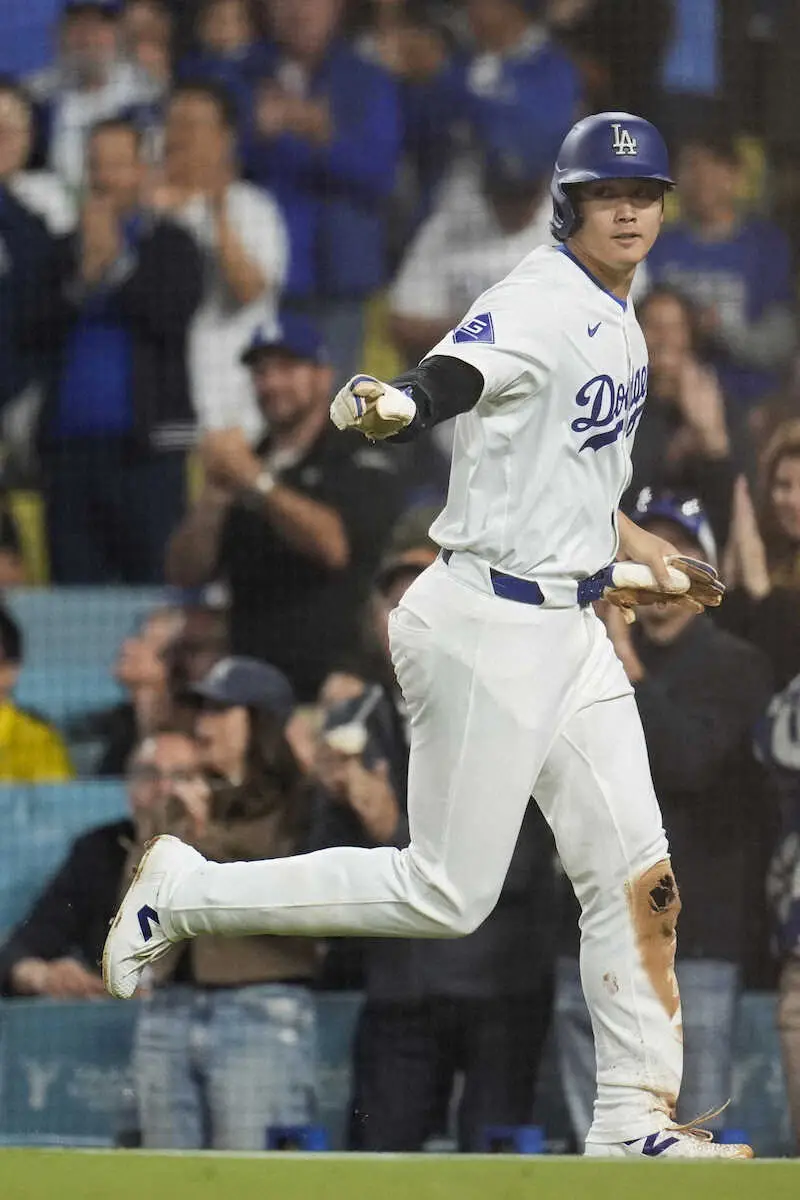 【画像・写真】大谷翔平　今季3度目1試合2盗塁でビリビリに破れた薄いユニホームがSNSで話題「なんとかしてほしい」