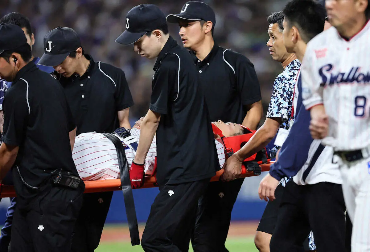 【画像・写真】ヤクルト高津監督、丸山和は「そんな重症な感じではない」　前夜フェンス激突で病院直行、頭部検査異常なし