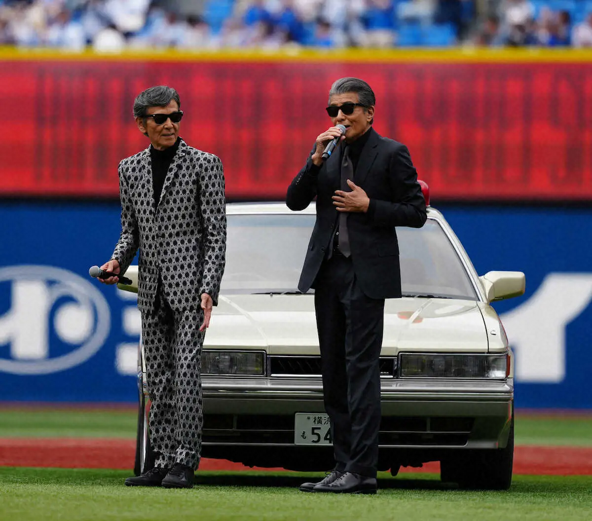 【画像・写真】“ユージ”柴田恭兵　お見事始球式　中学まで野球部所属