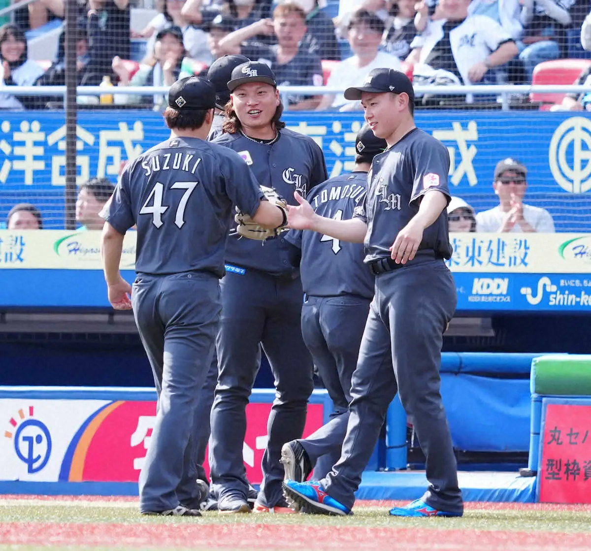 【画像・写真】ロッテ・沢村が3者連続四球→無死満塁ピンチ→鈴木昭汰が併殺＆遊ゴロで“神救援”