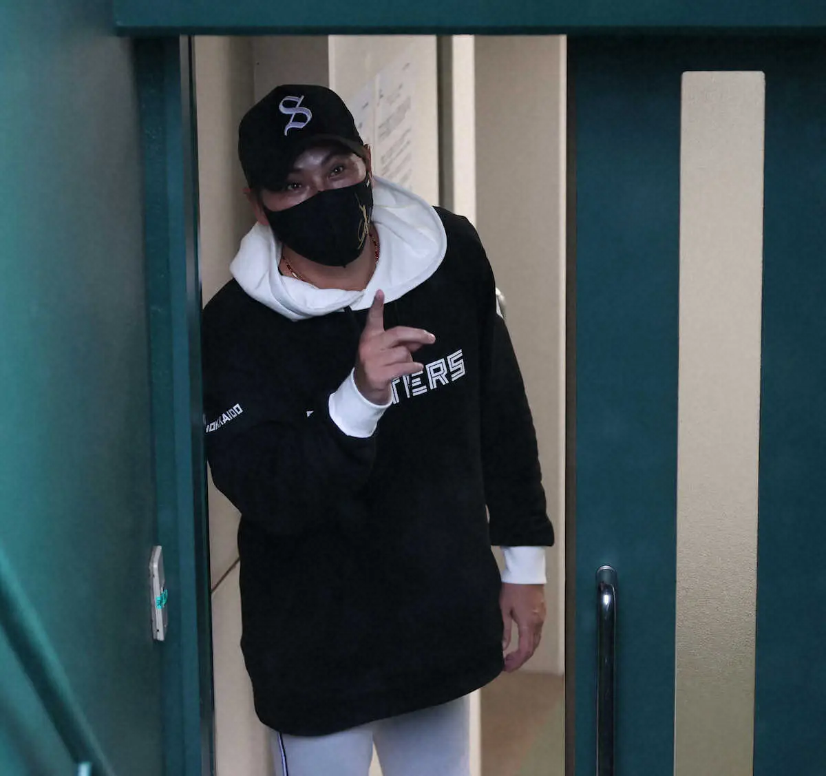 【画像・写真】日本ハム・新庄監督　メンバー表交換でサプライズ予告!?「まあまあ見といてください」