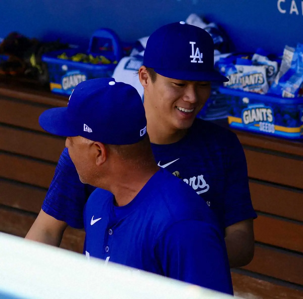 【画像・写真】ドジャース・山本由伸が52歳の誕生日迎えたロバーツ監督を英語でお祝い　指揮官も「最高だよ」とニンマリ