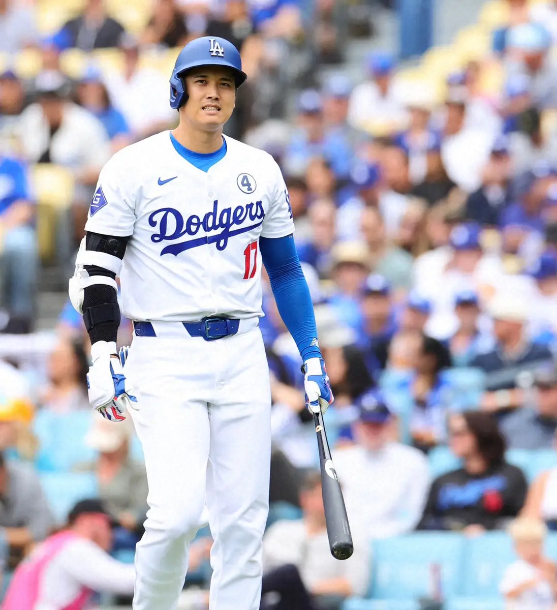 大谷翔平 移籍後初の申告敬遠＆今季2度目打撃妨害で2度出塁も3打数無 
