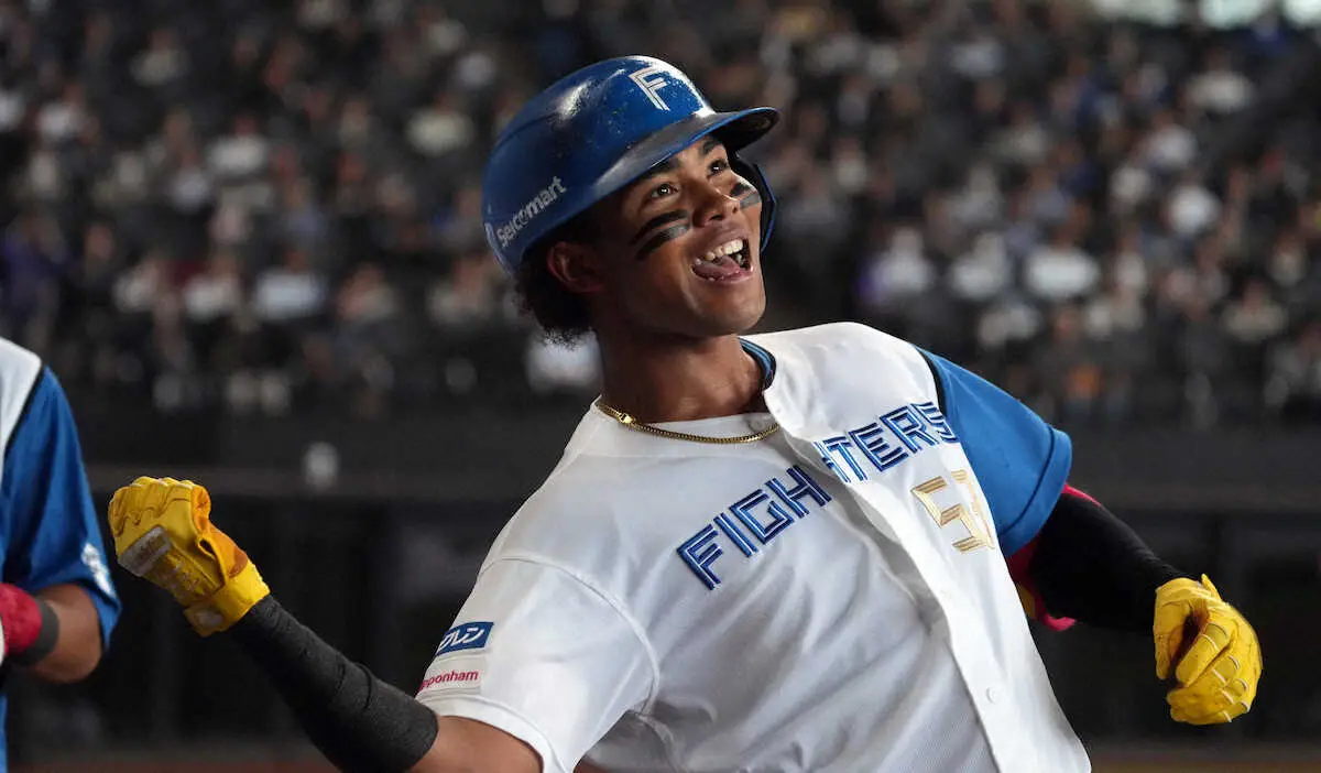 【画像・写真】日本ハム・水谷が打ち直しプロ1号！「熱男～！！」ルールなら本塁打…3回幻弾直後に決めた