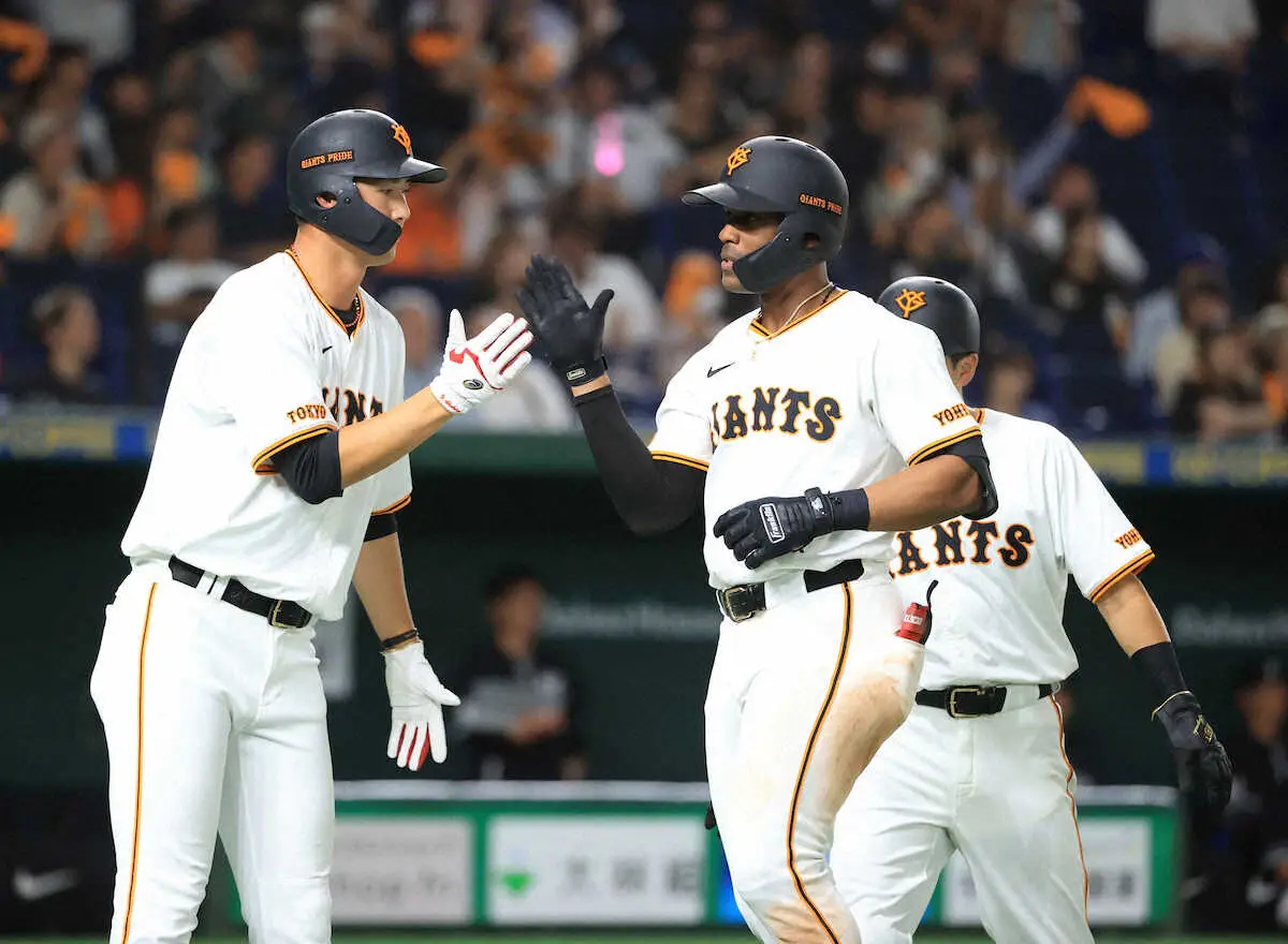 【画像・写真】巨人ヘルナンデス　歴史的猛打の口火打＆トドメの2号3ラン！連続猛打賞で.414「いい結果は出ている」