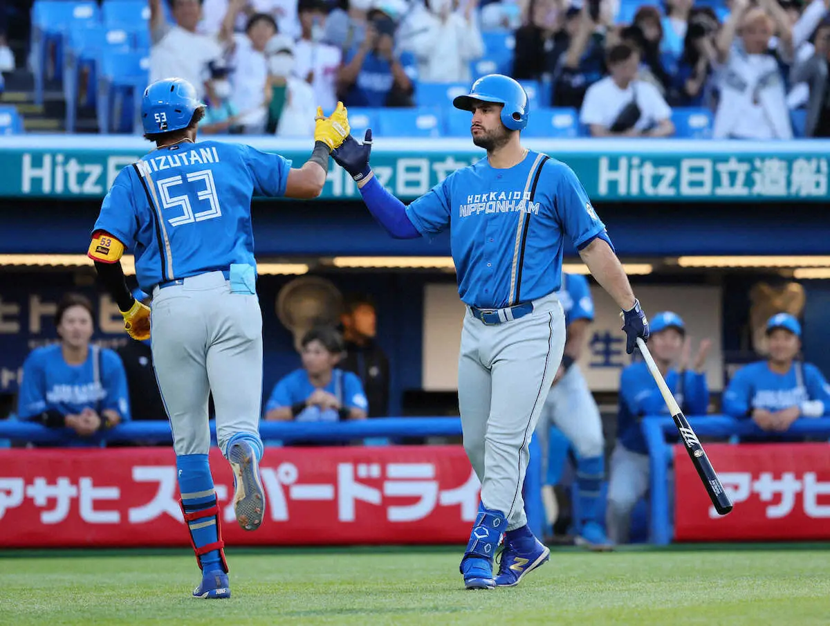 【画像・写真】日本ハムが水谷瞬、マルティネスのアベック弾で先制！