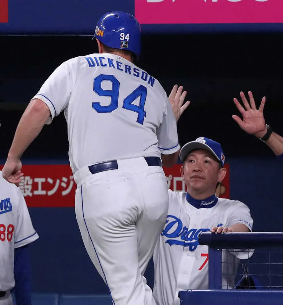 【画像・写真】中日・立浪監督　PL学園先輩の意地で今江楽天に快勝　今季主催試合観客動員100万人突破試合飾る