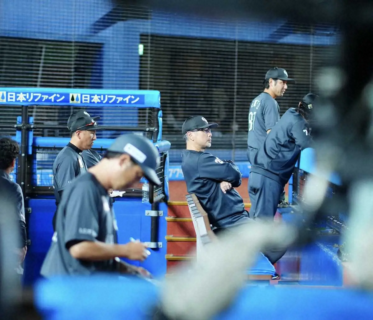 【画像・写真】ロッテ・吉井監督　「小島には申し訳ないことを」　打線4安打で零敗…残り5試合、手尽くす