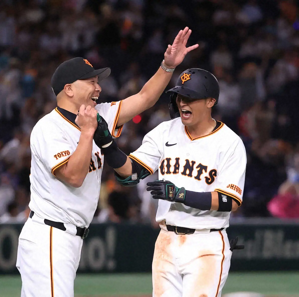 【画像・写真】巨人・吉川が5月の「スカパー！サヨナラ賞」受賞　「またいい場面で打って選んでもらえるように」