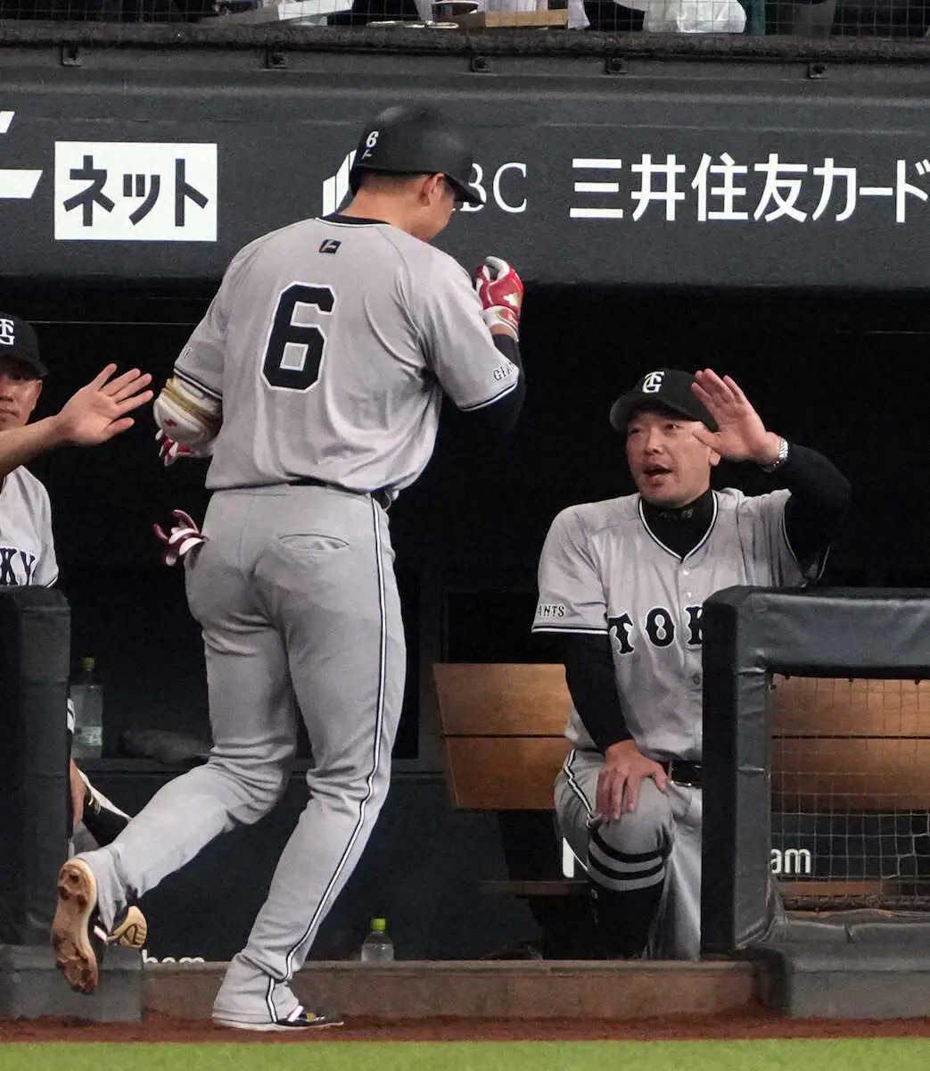【画像・写真】巨人・阿部監督　坂本の7番起用は投手コーチの意見も取り入れて決定「独断で僕が決めたわけじゃない」