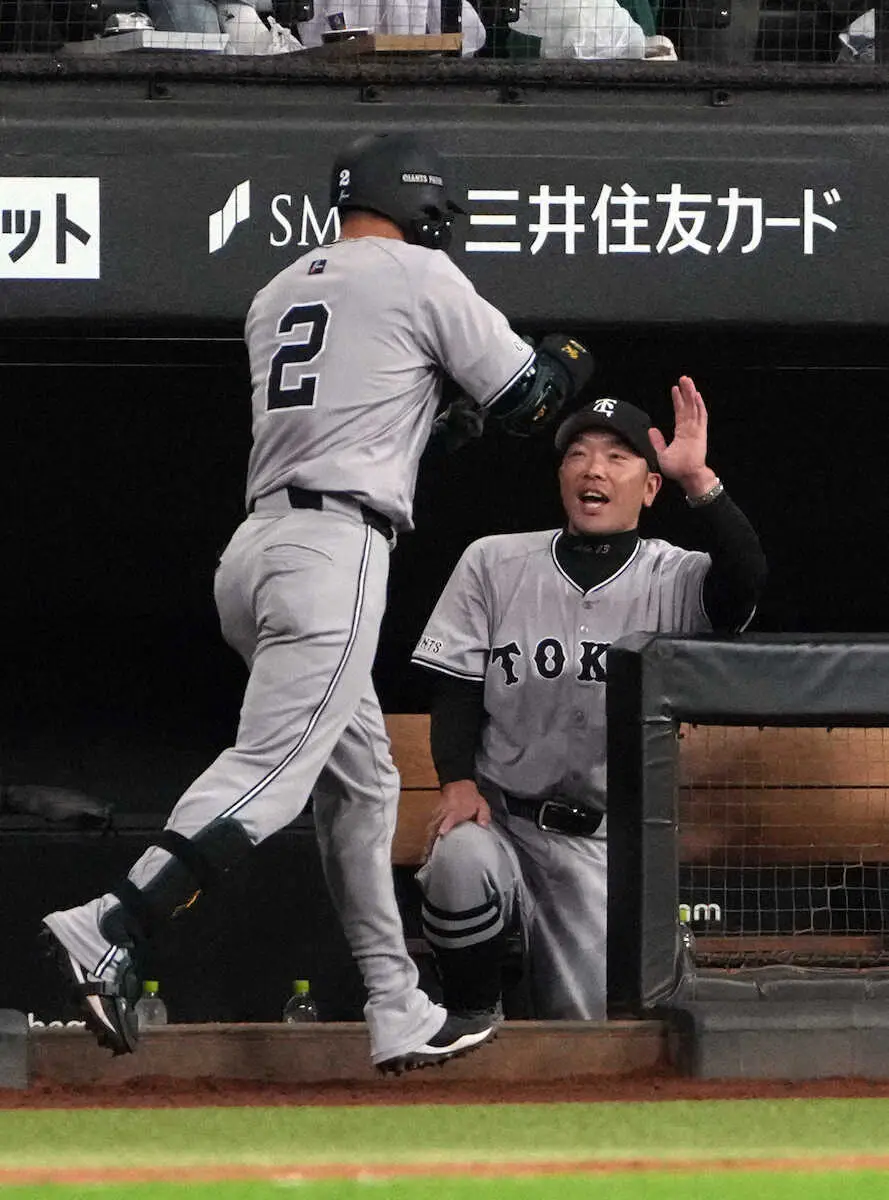 【画像・写真】巨人、6連敗でストップ！8日ぶり白星で勝率5割復帰　戸郷6勝目　坂本50日ぶり弾＆吉川35日ぶり弾