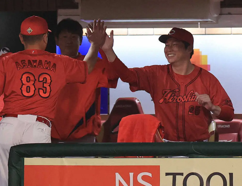 【画像・写真】延長戦を制した広島・新井監督「まずは（大瀬良）大地よね」「本当にピッチャー陣、素晴らしかった」