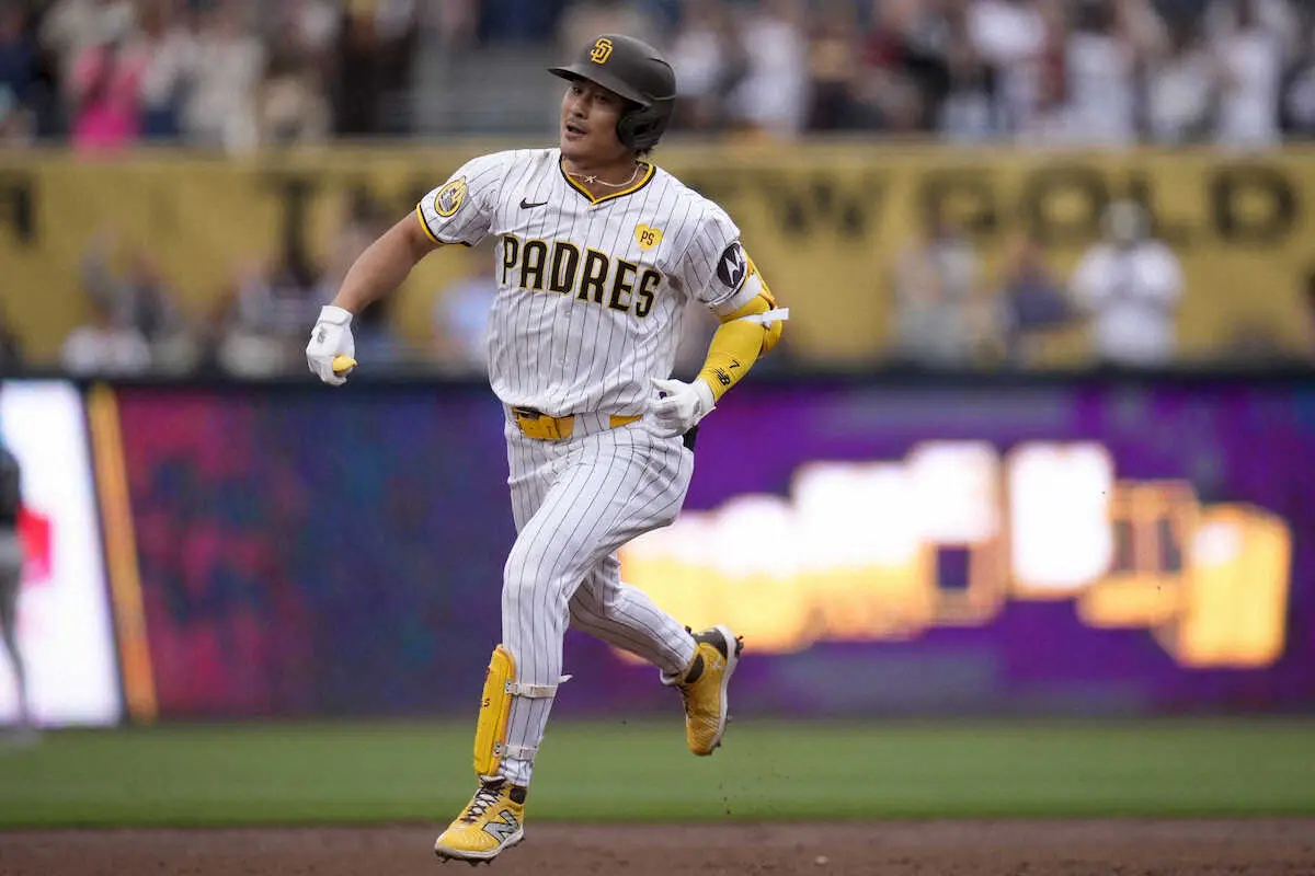 【画像・写真】パドレス・金河成が超有名韓流スター来訪に大感激！たくましい腕に触れ「Awesome」「うらやましい」