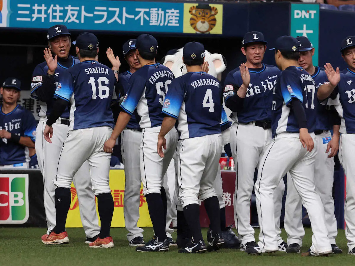 【画像・写真】西武・渡辺監督代行「涙が出てくるよ（笑）」　打線奮起で連敗止めた　試合前フリー打撃をしなかった理由は