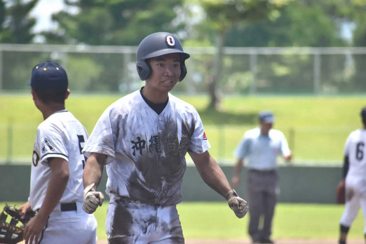 【画像・写真】連覇目指す沖縄尚学は辛勝スタート　代打の切り札・井上が2点三塁打　比嘉監督「きょうの勝因は彼の一本」