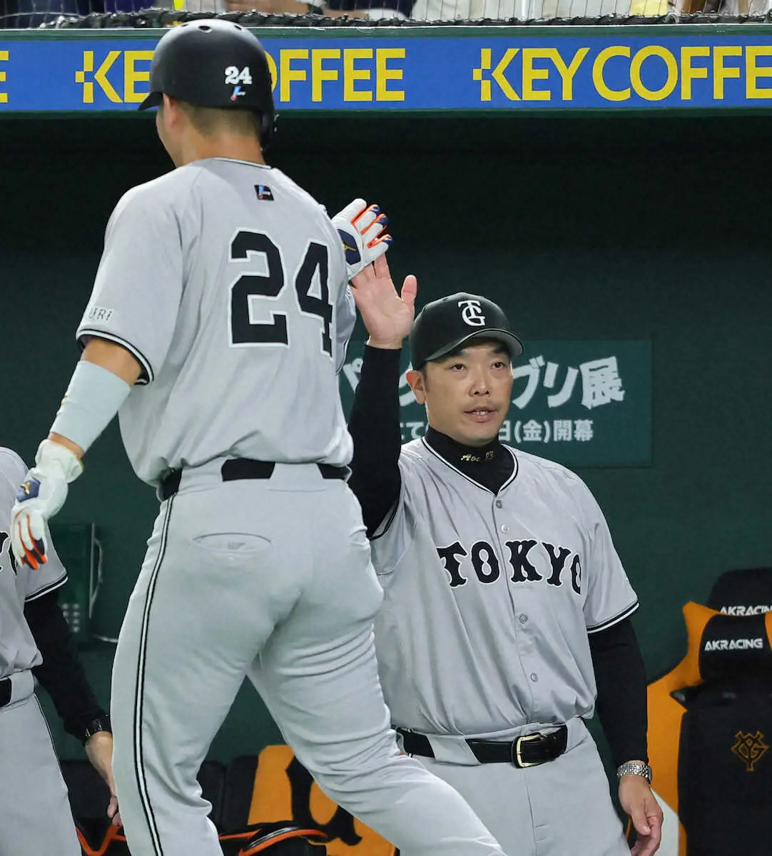 【画像・写真】巨人・阿部監督「ミスしてもいいよ、僕が謝るから」　3年ぶり一塁起用の大城卓が二塁打＆無失策