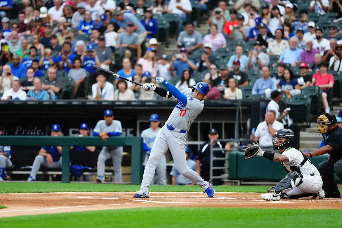 【画像・写真】ドジャース・大谷　バット置き忘れ→ベース踏み直し“笑撃”24号　69年ぶり9戦連続打点で3冠王射程