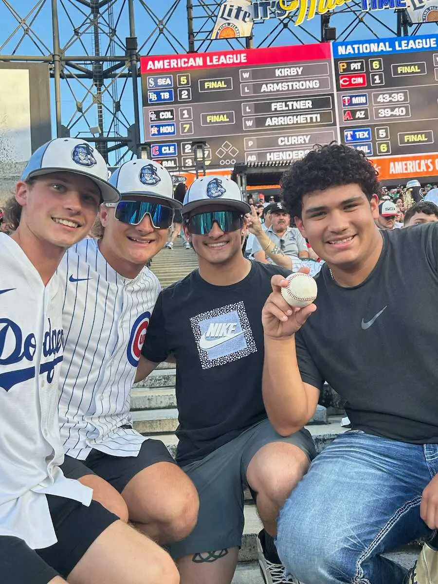 【画像・写真】ドジャース・大谷　25号ボールゲットのファン　「売るんだろ？」の“やじ”も「絶対売らない！」