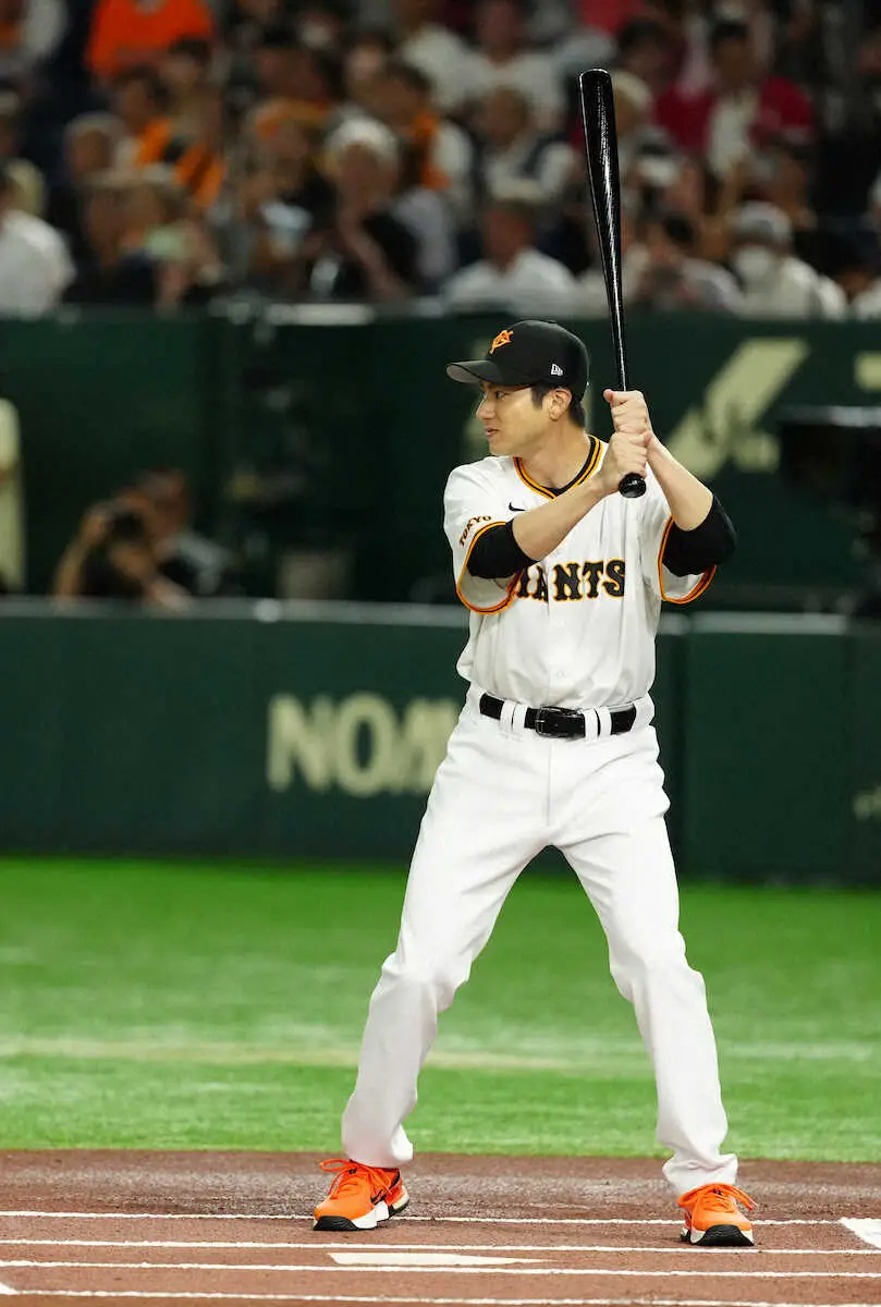 【画像・写真】＜巨・広10＞始球式に登場した山田裕貴（撮影・島崎忠彦）