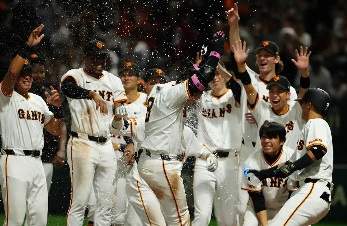 【画像・写真】巨人・阿部監督　劇勝に大興奮「我を失った」バルドナードかばう、暴投は「オリバー・カーンでも捕れない」