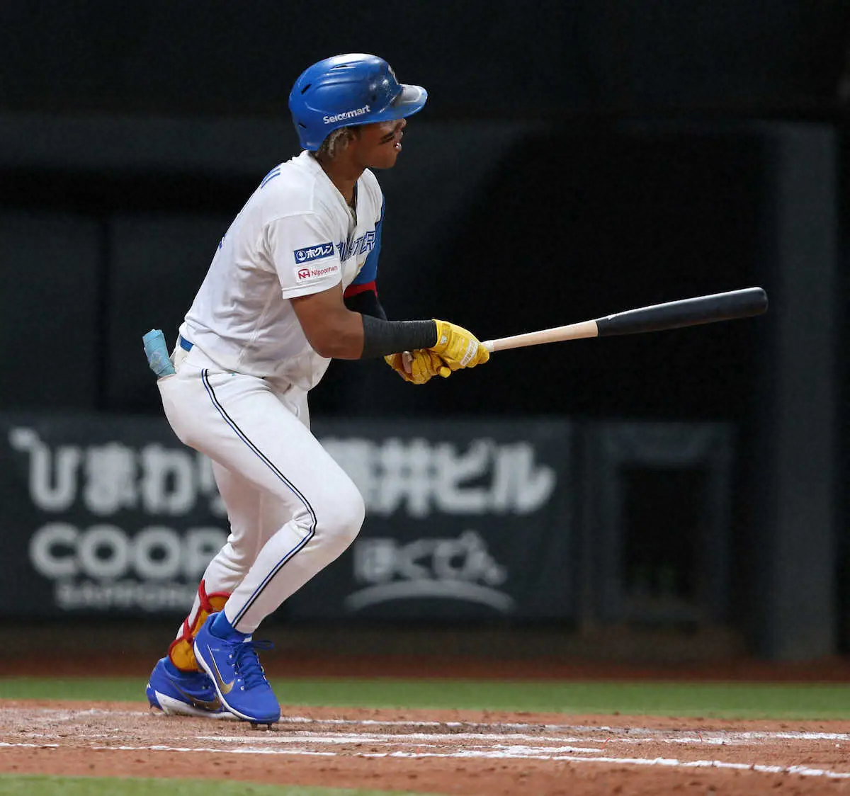 【画像・写真】【隠しマイク】日本ハム・水谷に森本コーチ「なんでちょっと（調子が）落ちてるのに囲まれてんの？」