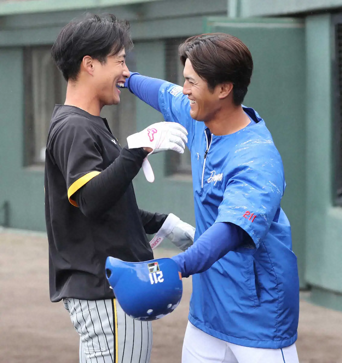 【画像・写真】【虎番リポート】3年間、寮生活を共にした亜大先輩・板山の活躍に心を燃やす木浪