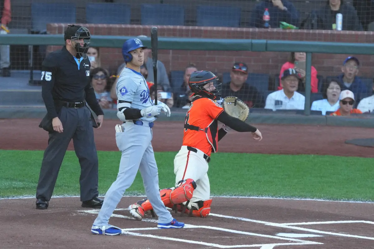 【画像・写真】大谷翔平　初回は見逃し三振　判定に納得いかず舌を出す　メジャー史上4人目3戦連続先頭打者弾ならず