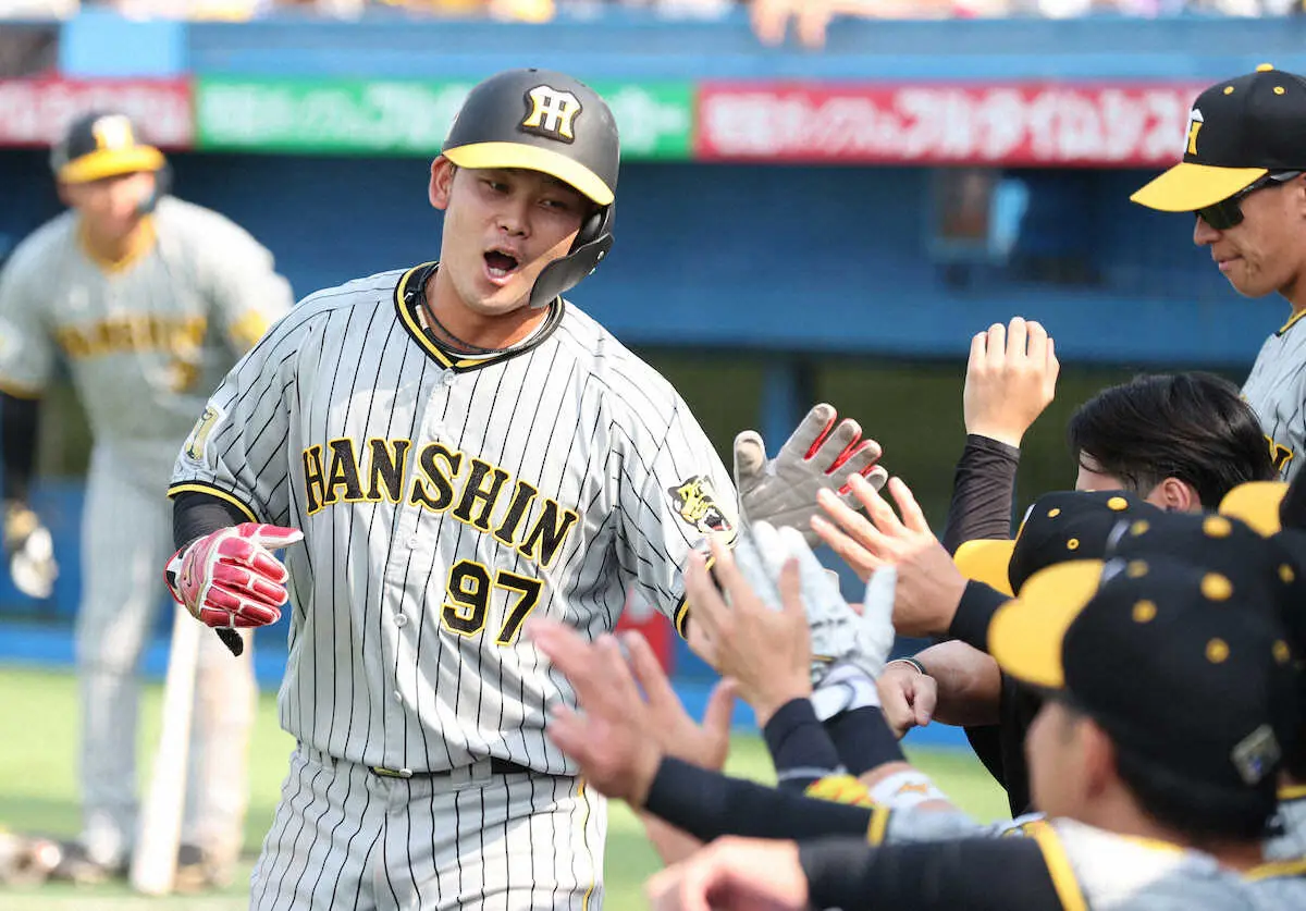 【画像・写真】阪神・野口のプロ初打席は死球　5回に代打で登場　初得点もマーク