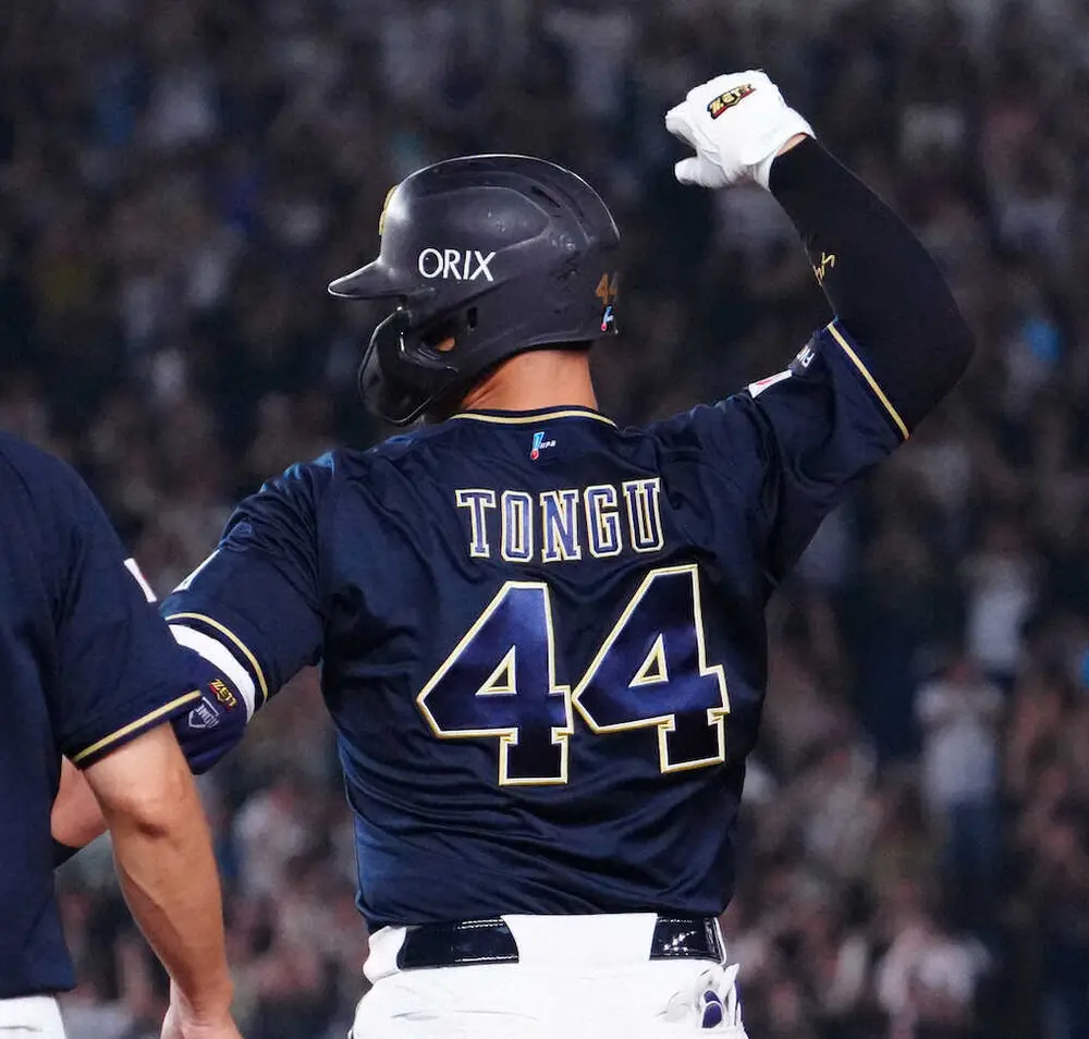 【画像・写真】オリ・頓宮　11日阪神戦の適時打以来、出場8試合20打席ぶりの安打が勝ち越し打　一塁上で感情爆発