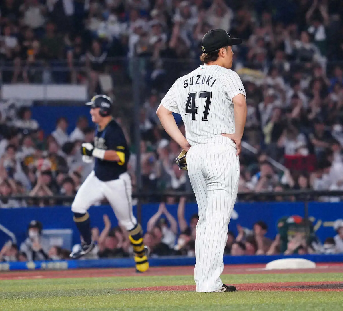 【画像・写真】ロッテ・鈴木　延長で痛恨被弾…連勝3で止まる　岡はプロ野球タイ7試合連続二塁打