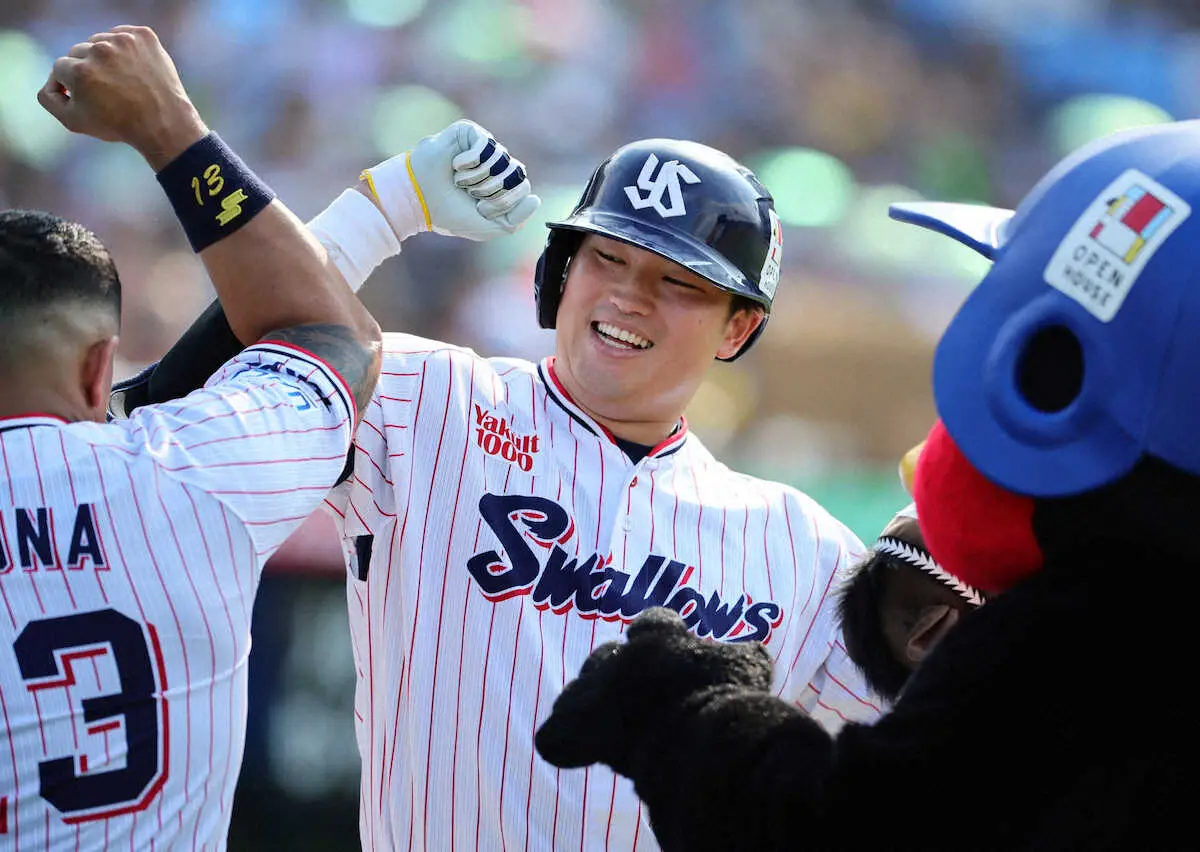 【画像・写真】ヤクルト・村上　47打席ぶり両リーグトップの15号ソロ　高津監督「やっぱり彼が打たないと」