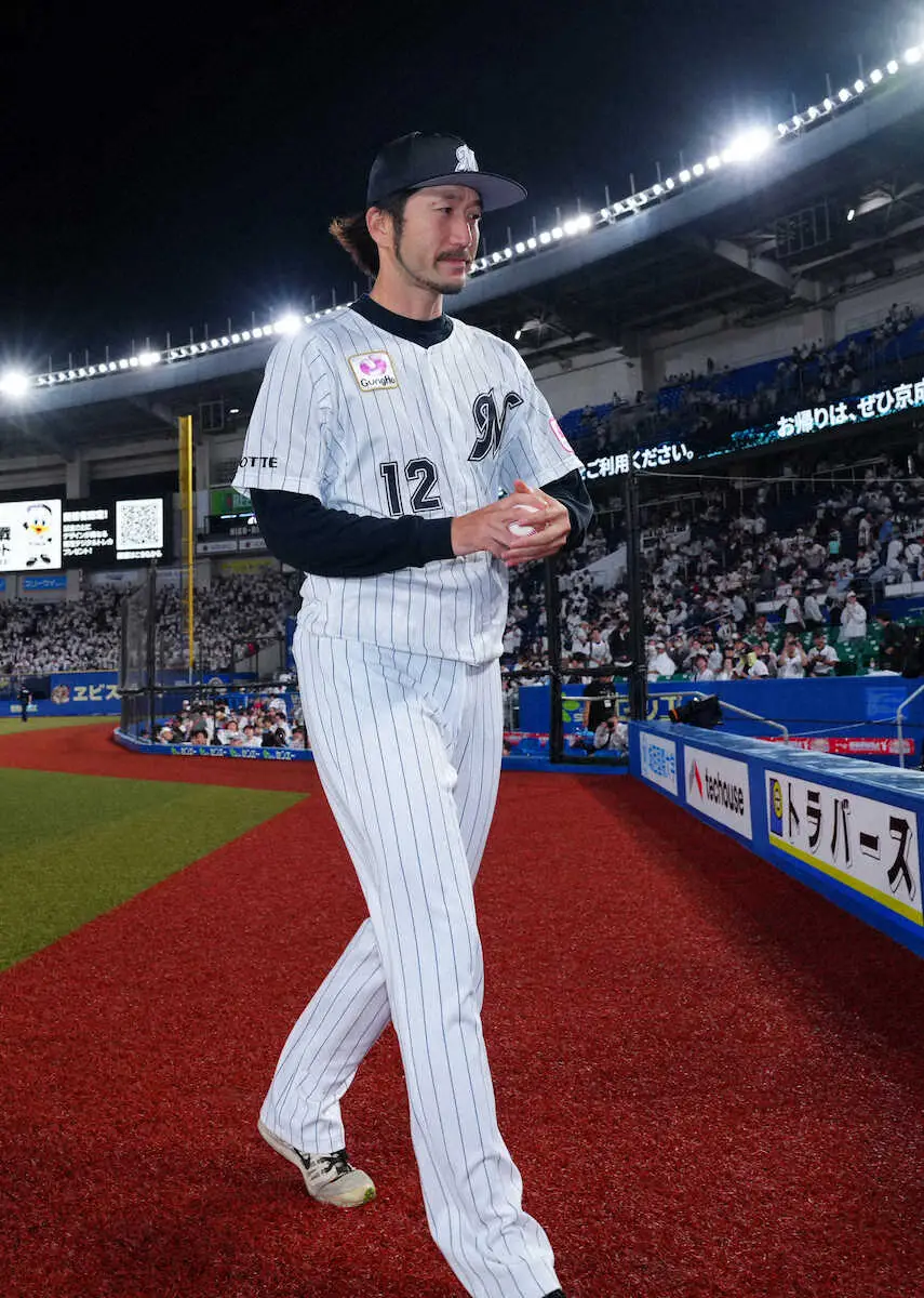 【画像・写真】ロッテ・石川　お立ち台で4度「絶景で～す」5回零封で669日ぶり勝利「なんとか耐えることができた」