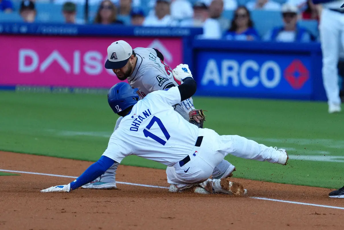 【画像・写真】「お茶目な紳士」大谷翔平の“真顔”サムズアップが大反響「いつも笑顔だから…」ド軍カメラマンが公開