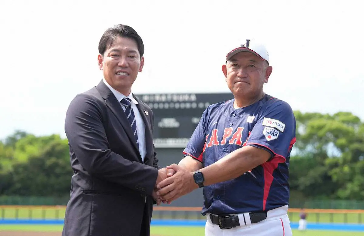 【画像・写真】侍ジャパン・井端監督　大学代表合宿視察「各世代が盛り上がるのが強い日本を築けることにつながる」