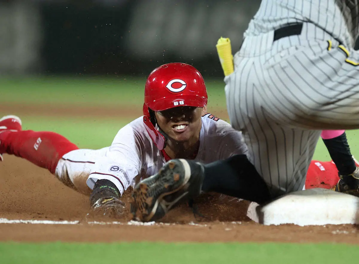 【画像・写真】広島・新井監督　8回“勝負手”代走・羽月が二盗!三盗!決勝ホーム　「素晴らしい、勇気のある走塁」