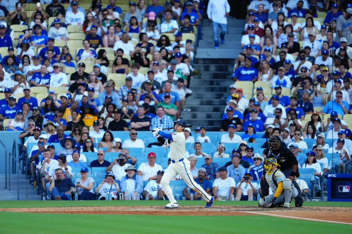 【画像・写真】ドジャース・大谷30歳1号でメジャー通算200号にあと1本　ロビンソン超え史上初の快挙も達成