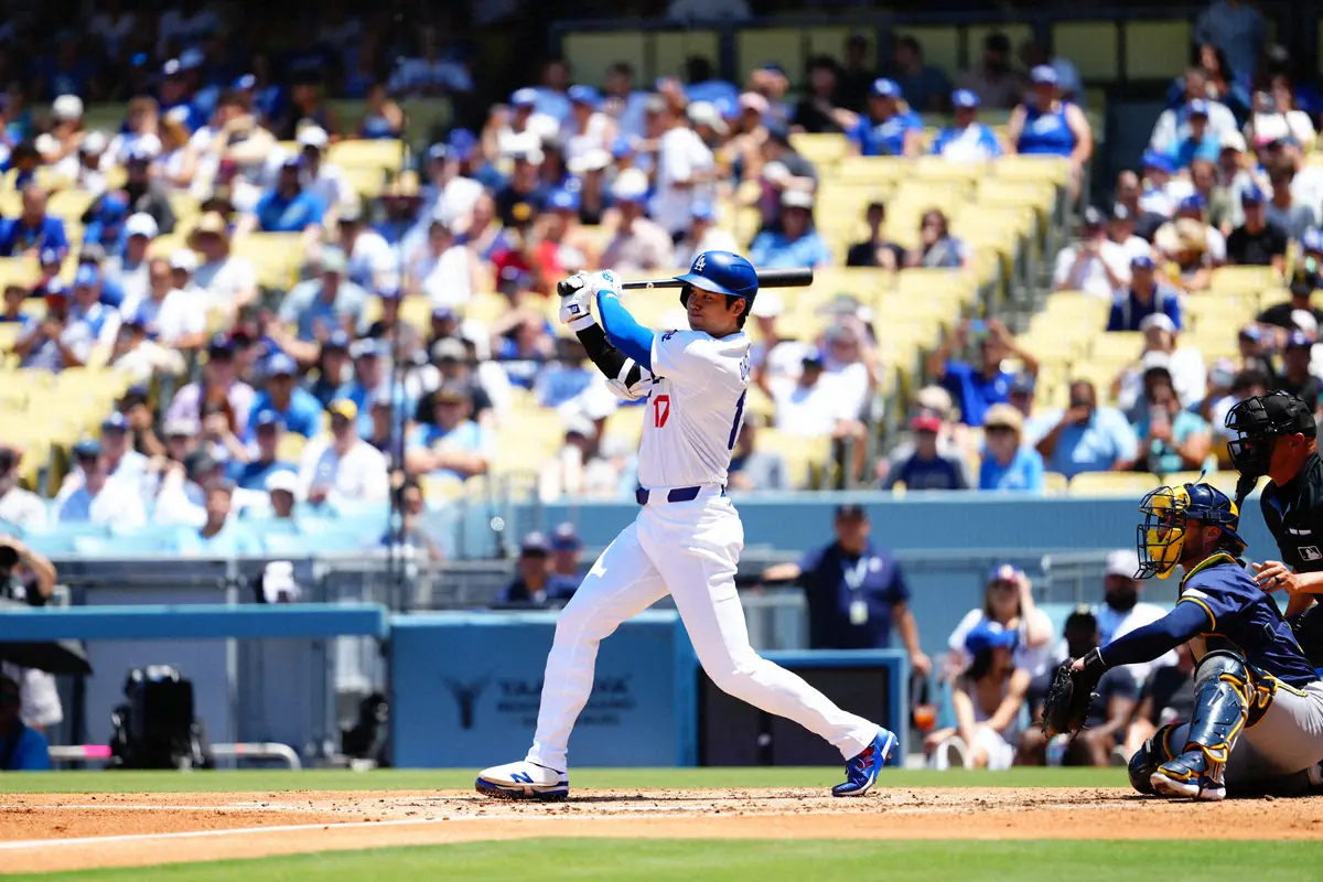 【画像・写真】大谷翔平　第2打席は中前打　球宴前221塁打で球団記録更新　二盗＆三盗成功させ2年連続20盗塁も達成
