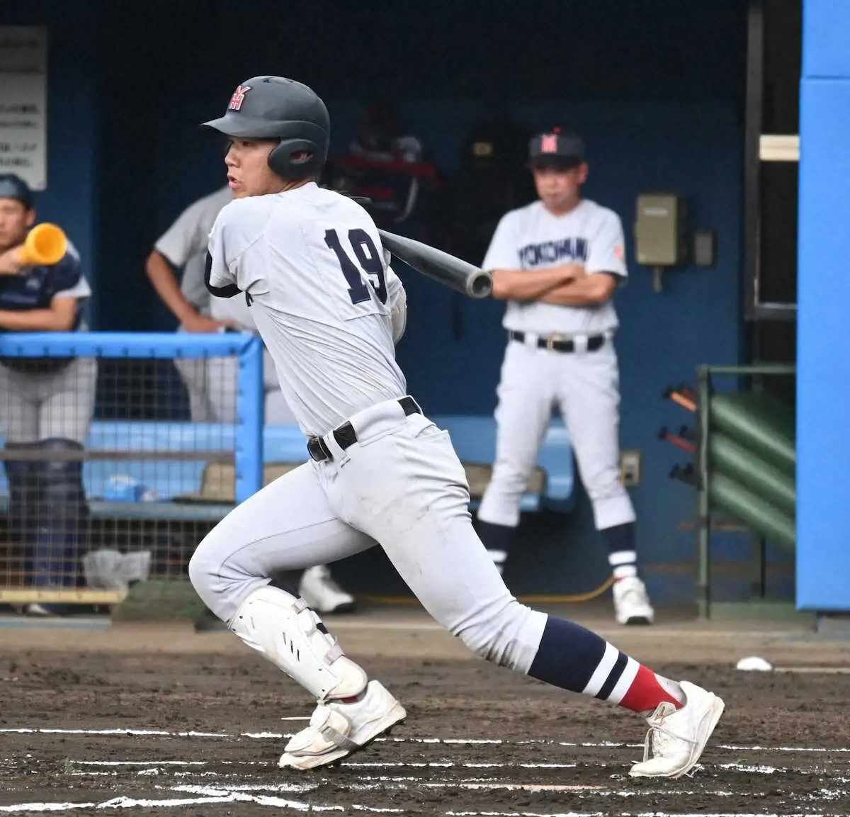 【画像・写真】【高校野球】横浜に二刀流スーパー1年生登場！　小野舜友は投げて3回パーフェクト、打っては3安打2打点