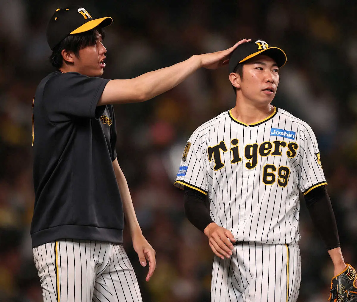 【画像・写真】阪神・石井　悪夢乗り越えサヨナラ呼ぶ好救援で2勝目　岩崎の助言に背中押された