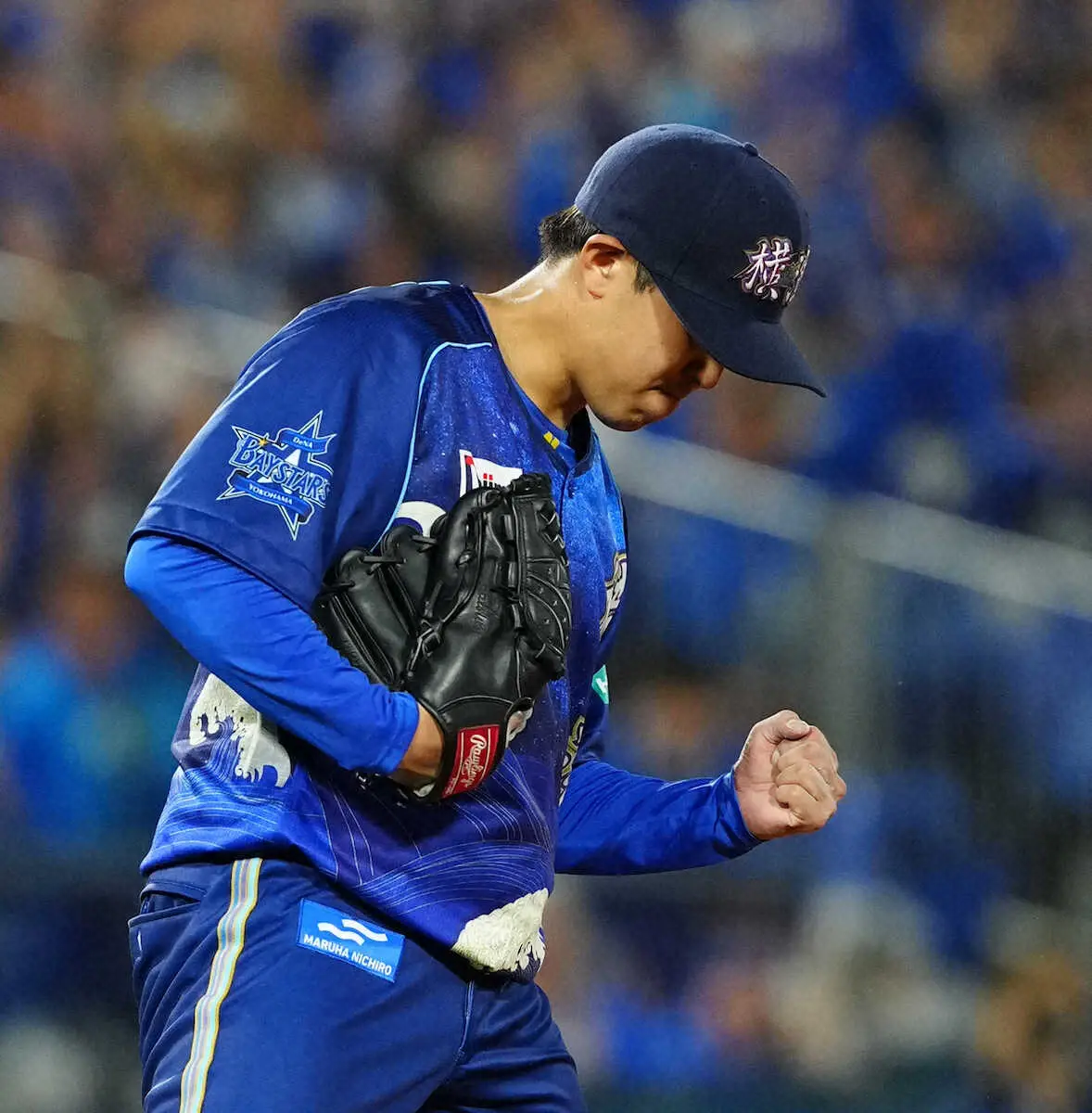 【画像・写真】DeNA・東　球団56年ぶり開幕から無傷8連勝　自己最多124球完封「1人で投げ抜こうと」3位浮上！