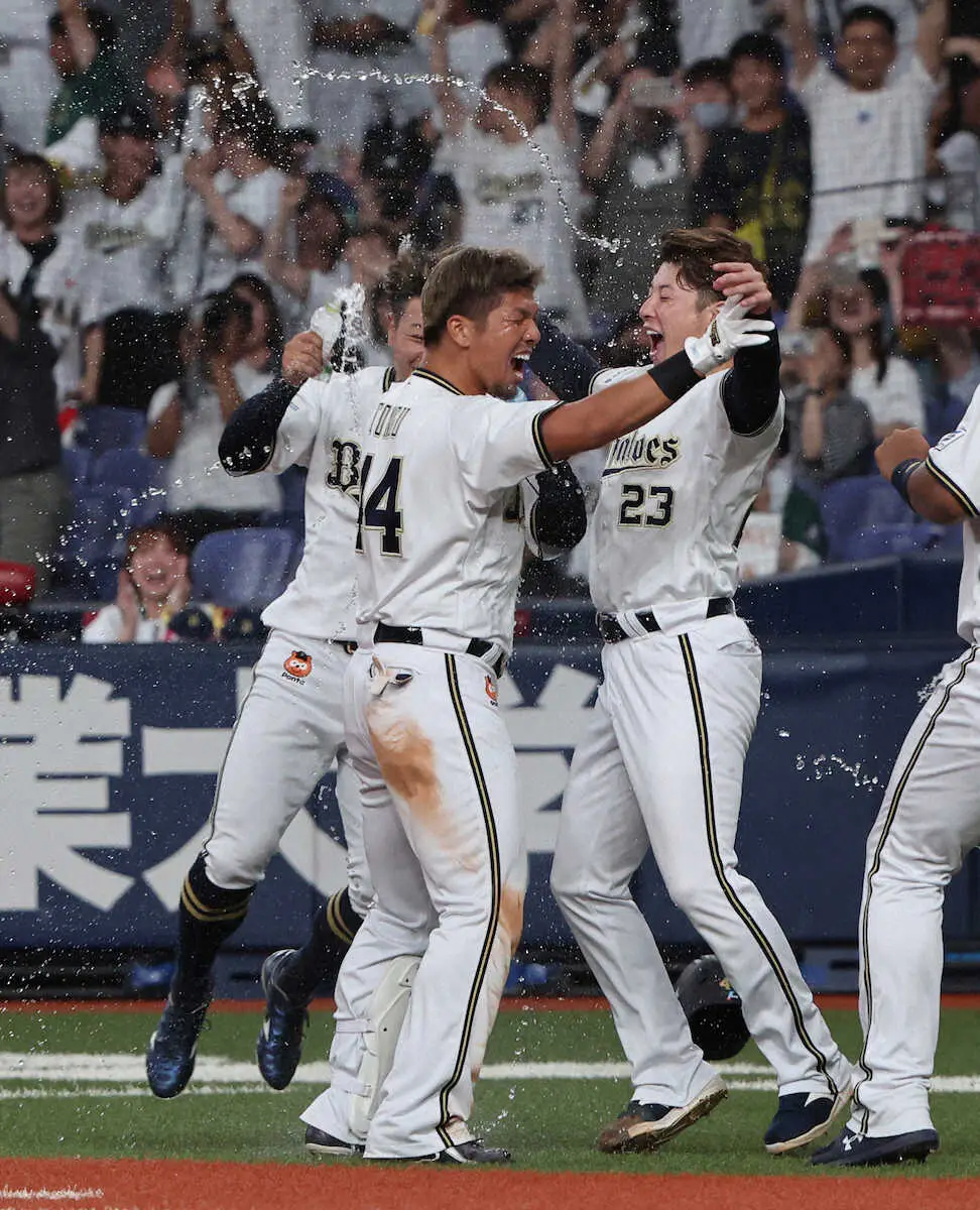 【画像・写真】オリックスは諦めない　「一丸」サヨナラ勝ちで5連勝!　引き分け以下で自力V消滅の危機またもクリア