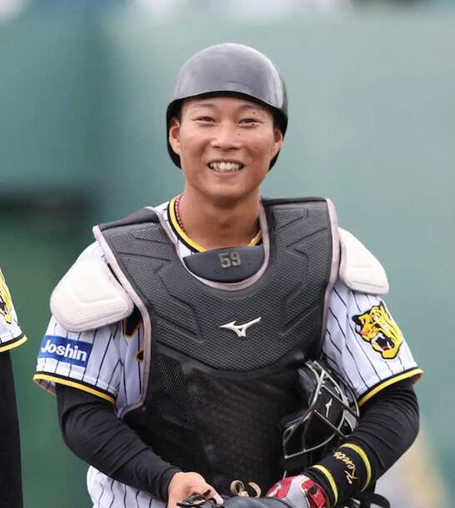 【画像・写真】阪神・岡田監督　攻撃的采配へ捕手3人態勢！藤田が初昇格「元気を出して若さを出して行けたら」