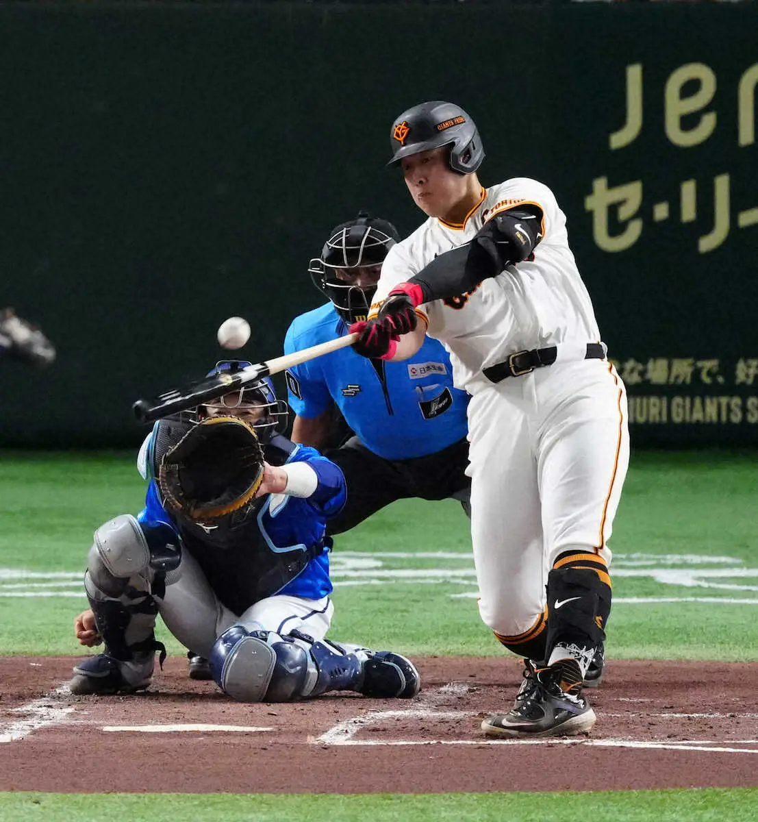 【画像・写真】巨人・岡本和真が2戦連発の16号先制ソロ　DeNAとの首位攻防戦第1Rで貴重な一発