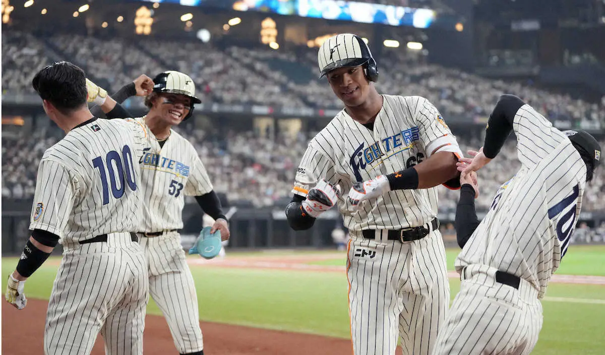 【画像・写真】日本ハム・新庄監督の“サヨナラリクエスト”ならず…延長12回死闘の末に敗れる