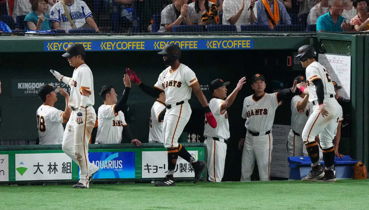 【画像・写真】巨人・大城卓三　芸術的ホームインに自ら「一生懸命スライディング」と命名「とりあえず爆走したっす」