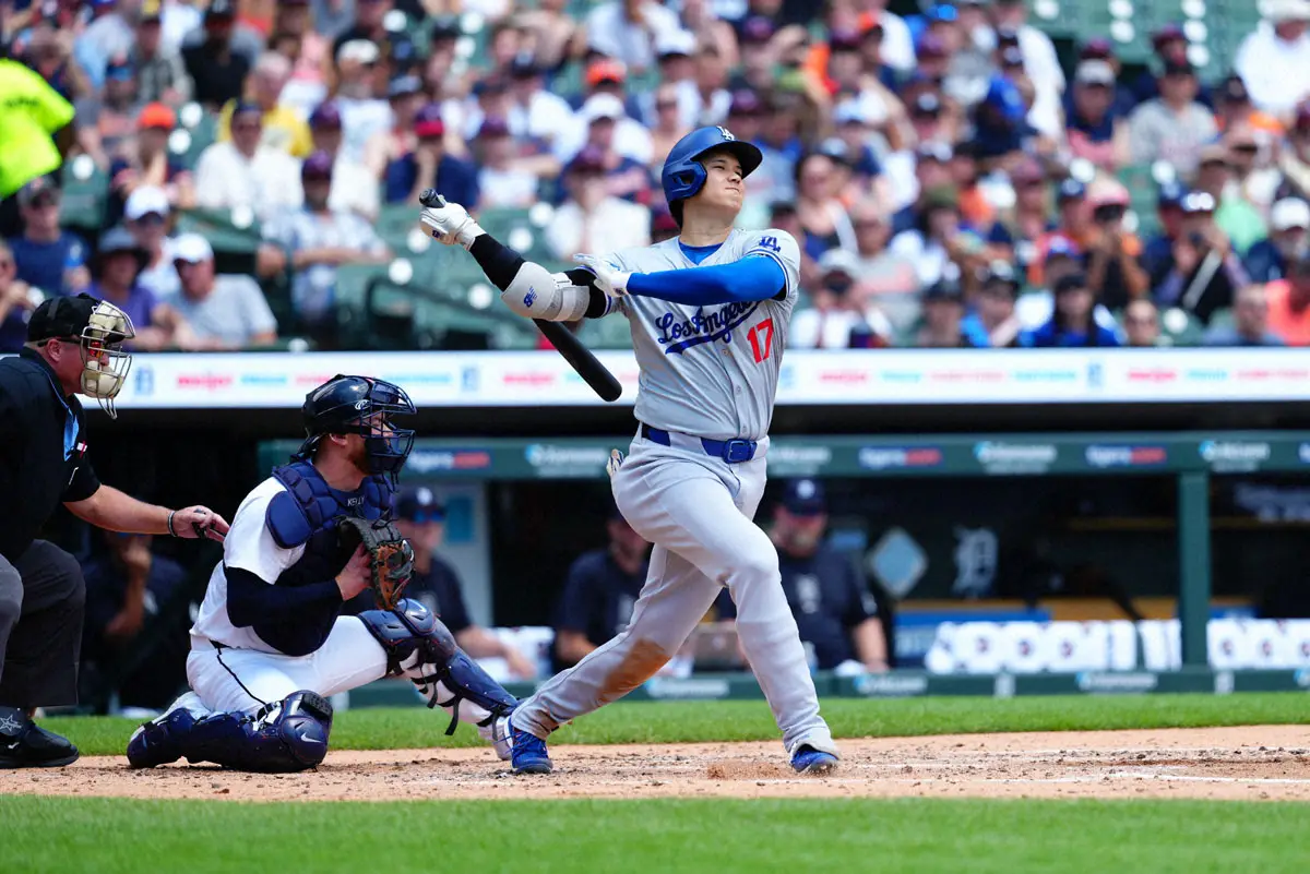 【画像・写真】大谷翔平　第2打席でヒヤリ…自打球が左膝直撃で悶絶　思わず「あぁ…！」と叫ぶ