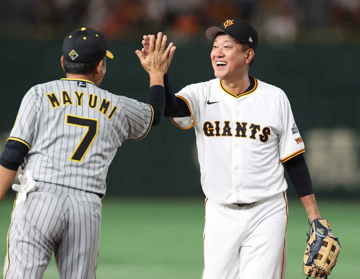 【画像・写真】巨人・原前監督が華麗なグラブさばき　先発の上原氏、井川氏は無失点　巨人・阪神OB戦