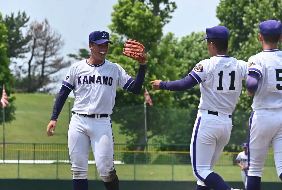 【画像・写真】【高校野球】金足農が甲子園準Vの18年以来4強入り　吉田大輝が6安打完封で決めた！