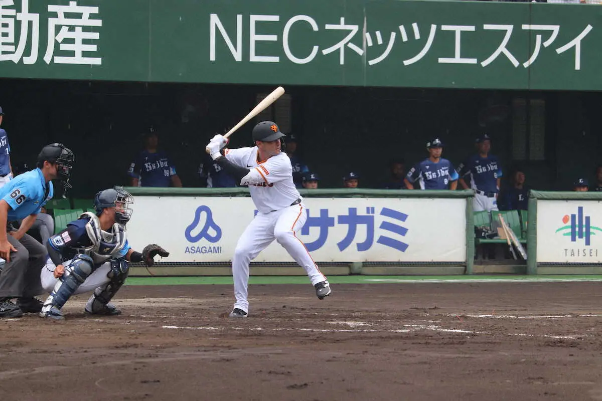 【画像・写真】巨人　新助っ人モンテス　来日初実戦で1安打2打点　3打席目に快音「感覚は問題ない」