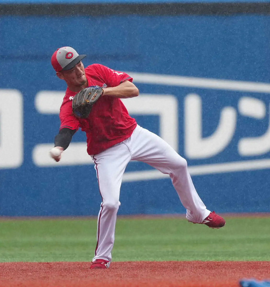 【画像・写真】規定打席へ初到達あと4、広島・矢野　GG賞いける　高い守備力の菊池と12球団屈指の二遊間
